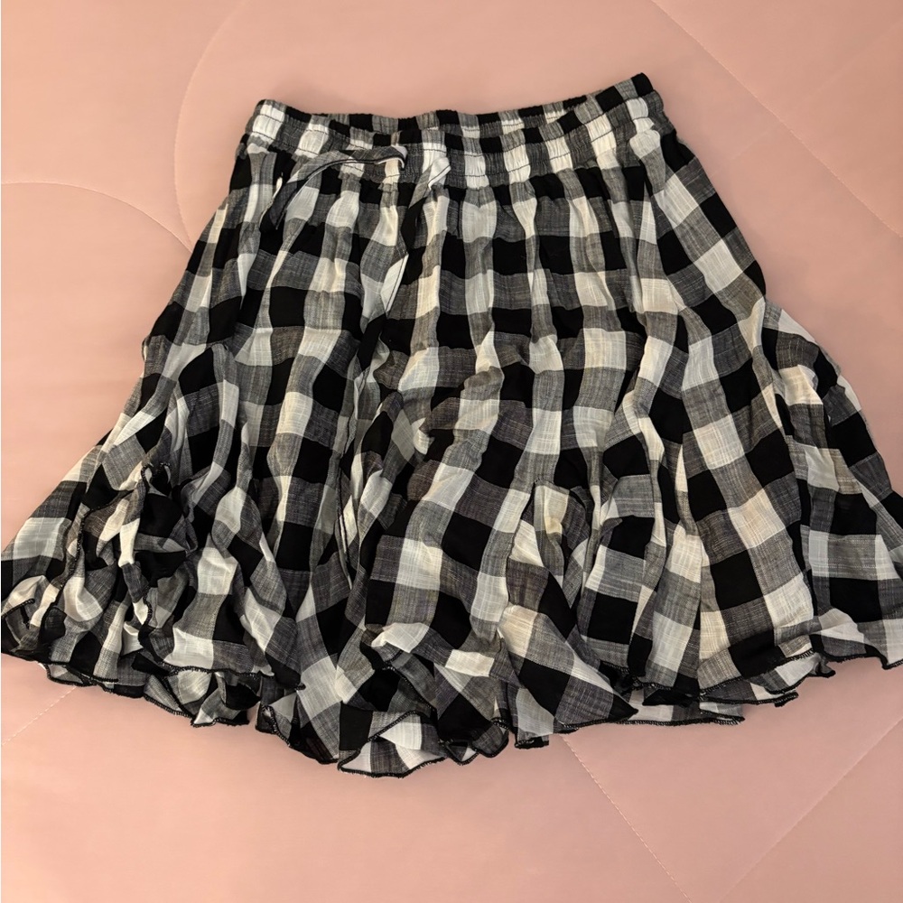 Vestique Black and White Plaid Skirt